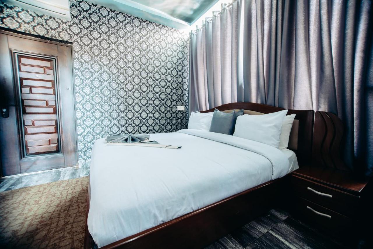 Plus 33 Hotel Nungua Ngoại thất bức ảnh