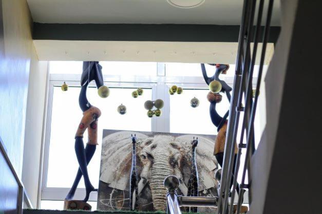 Plus 33 Hotel Nungua Ngoại thất bức ảnh