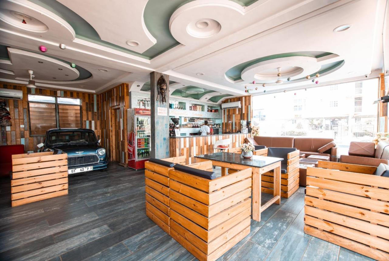 Plus 33 Hotel Nungua Ngoại thất bức ảnh