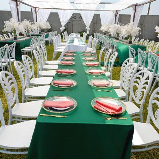 Plus 33 Hotel Nungua Ngoại thất bức ảnh