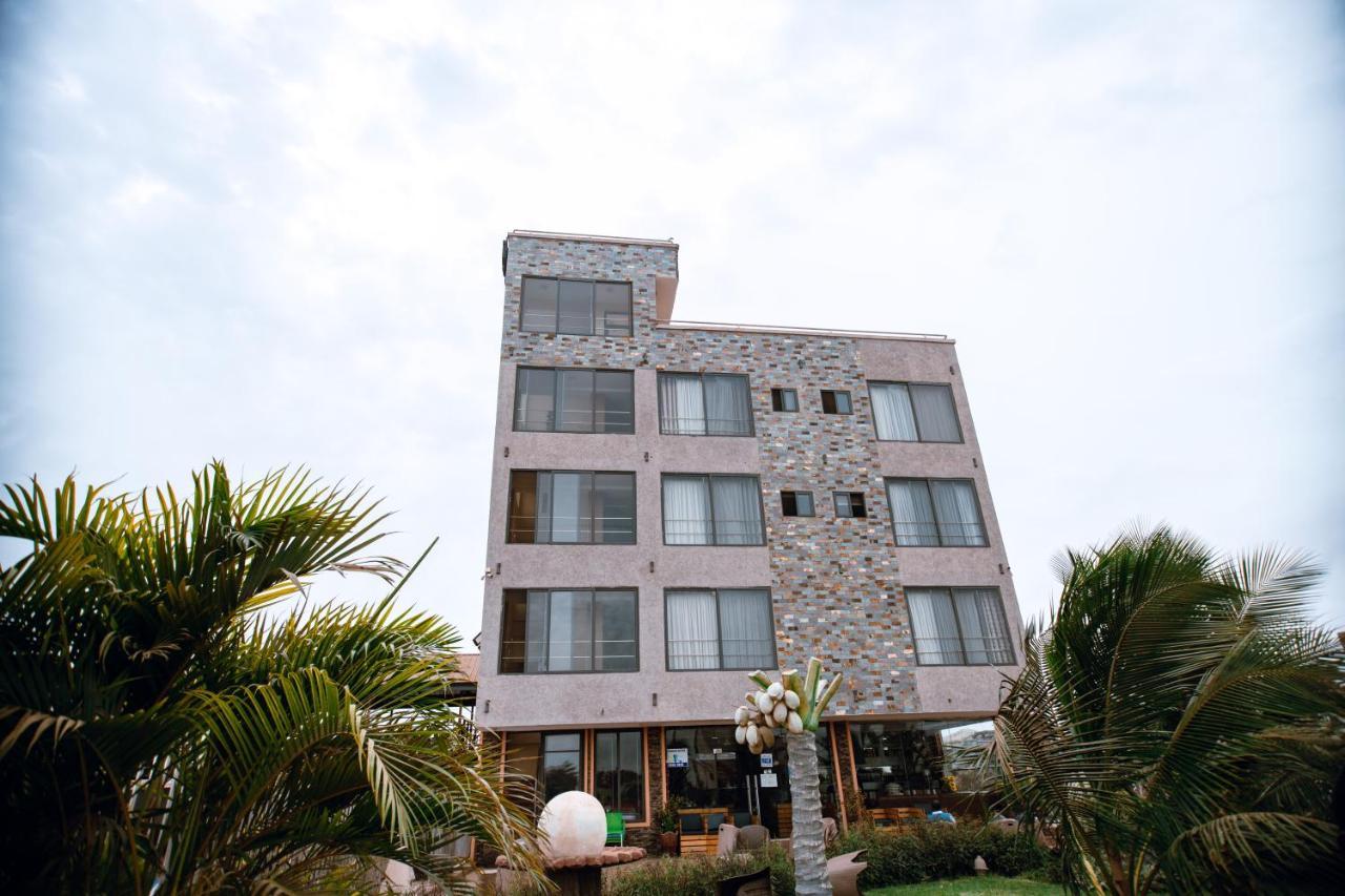 Plus 33 Hotel Nungua Ngoại thất bức ảnh