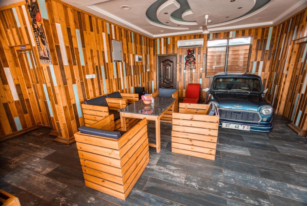 Plus 33 Hotel Nungua Ngoại thất bức ảnh