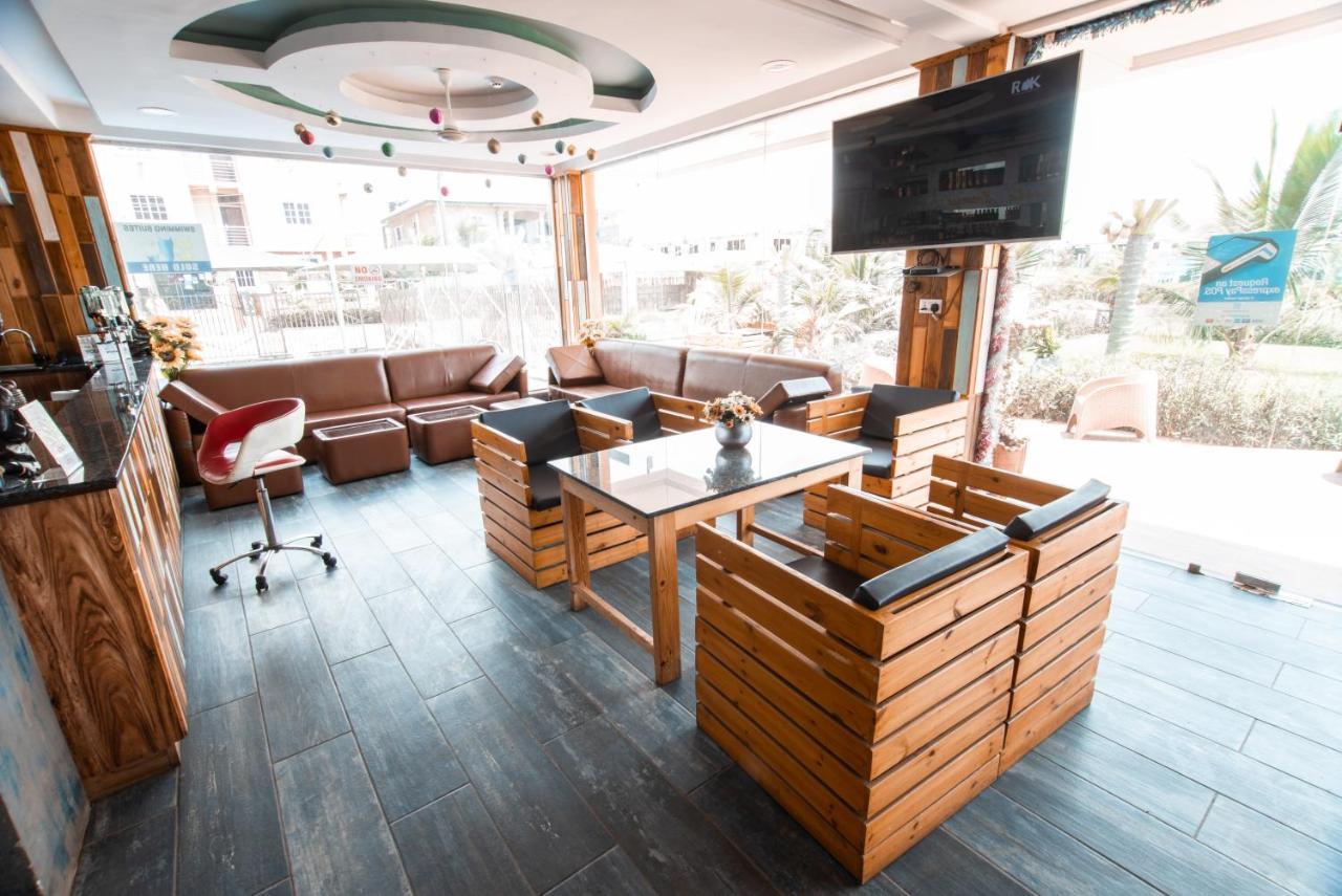Plus 33 Hotel Nungua Ngoại thất bức ảnh