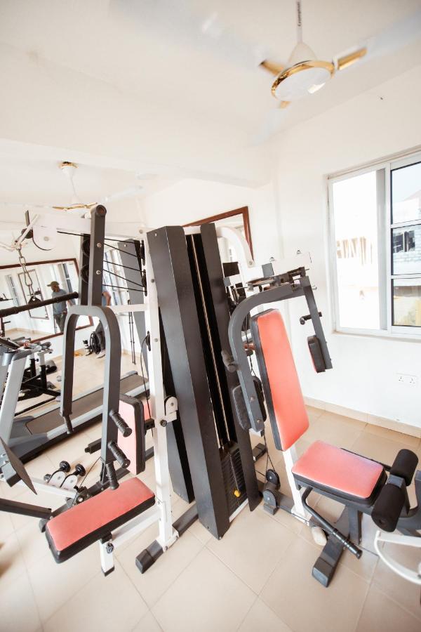Plus 33 Hotel Nungua Ngoại thất bức ảnh
