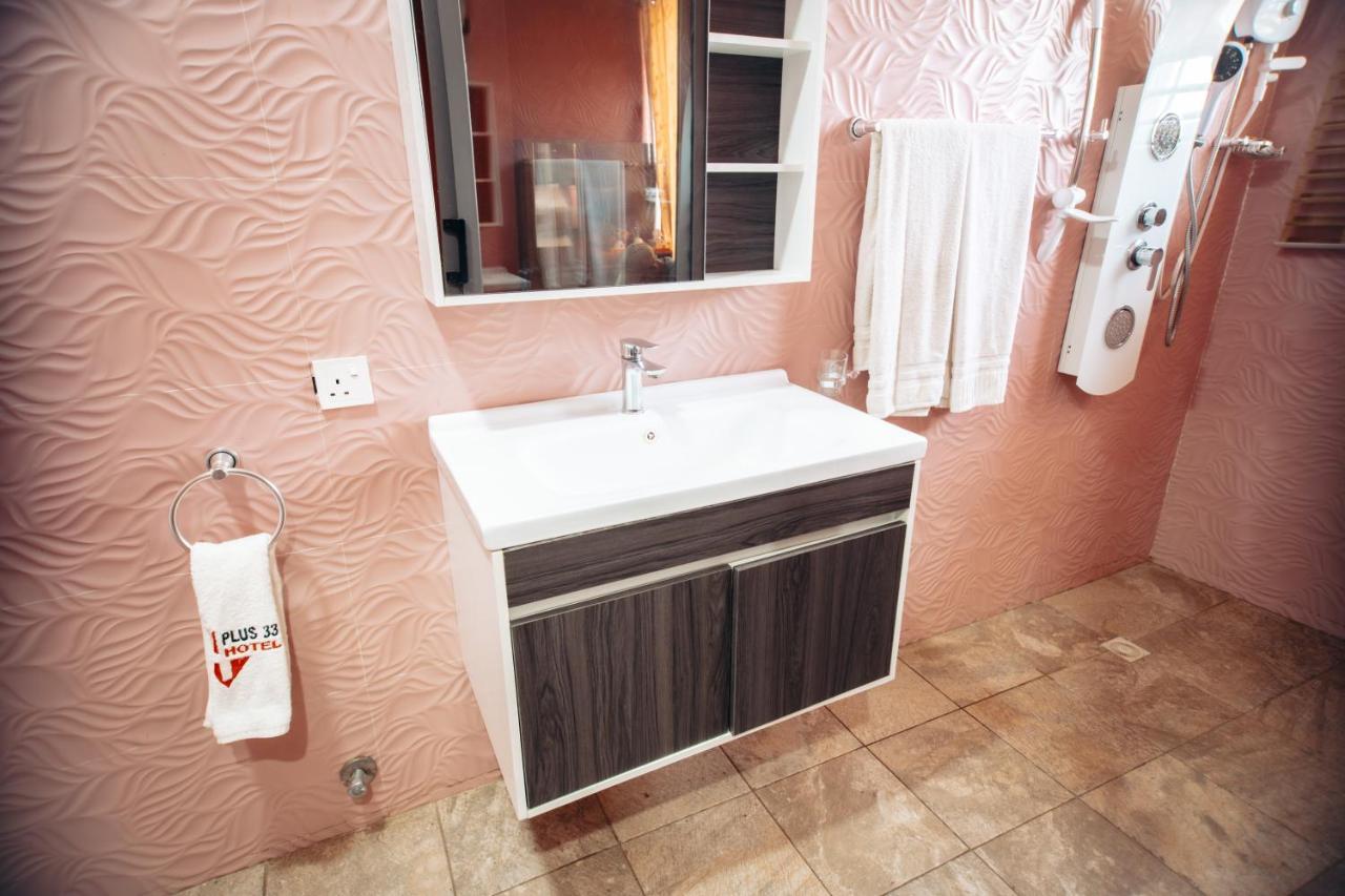 Plus 33 Hotel Nungua Ngoại thất bức ảnh