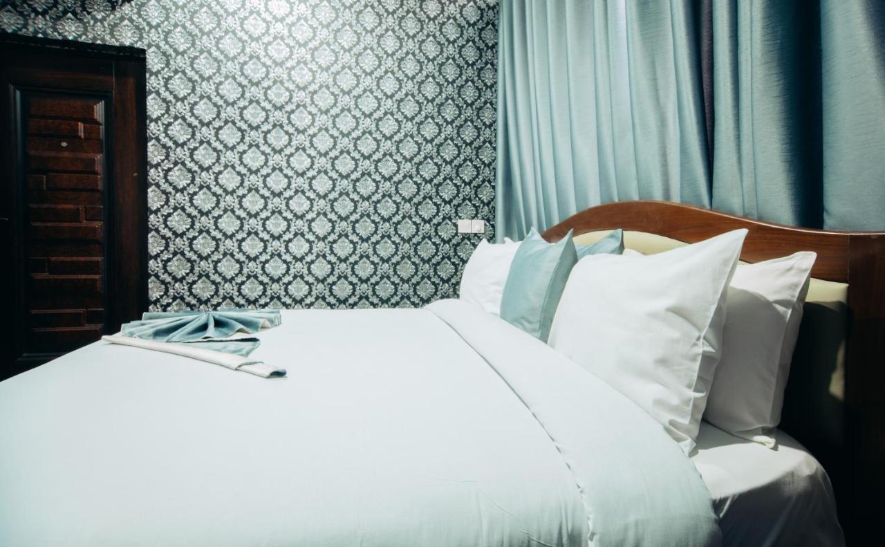 Plus 33 Hotel Nungua Ngoại thất bức ảnh