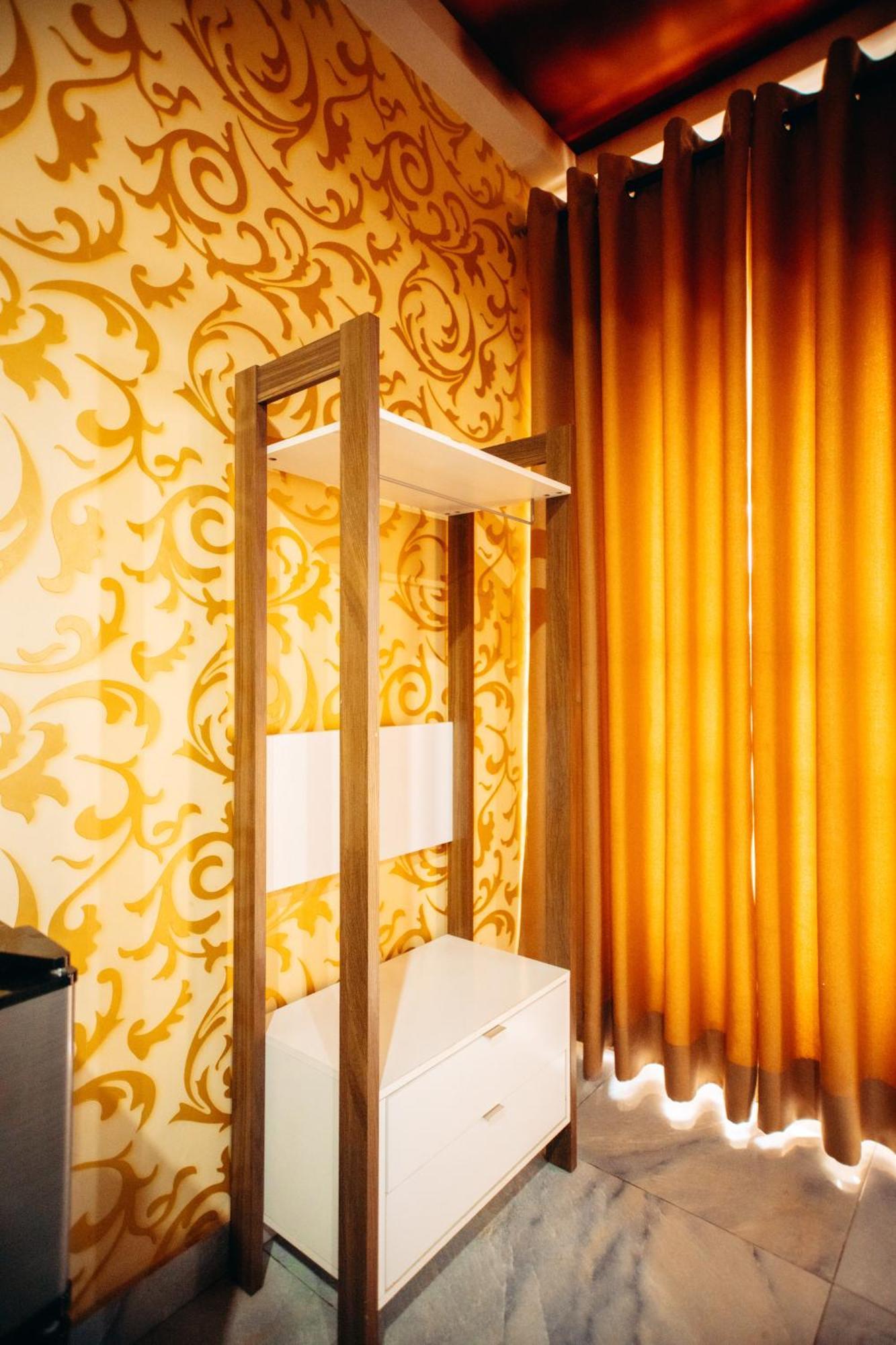 Plus 33 Hotel Nungua Ngoại thất bức ảnh