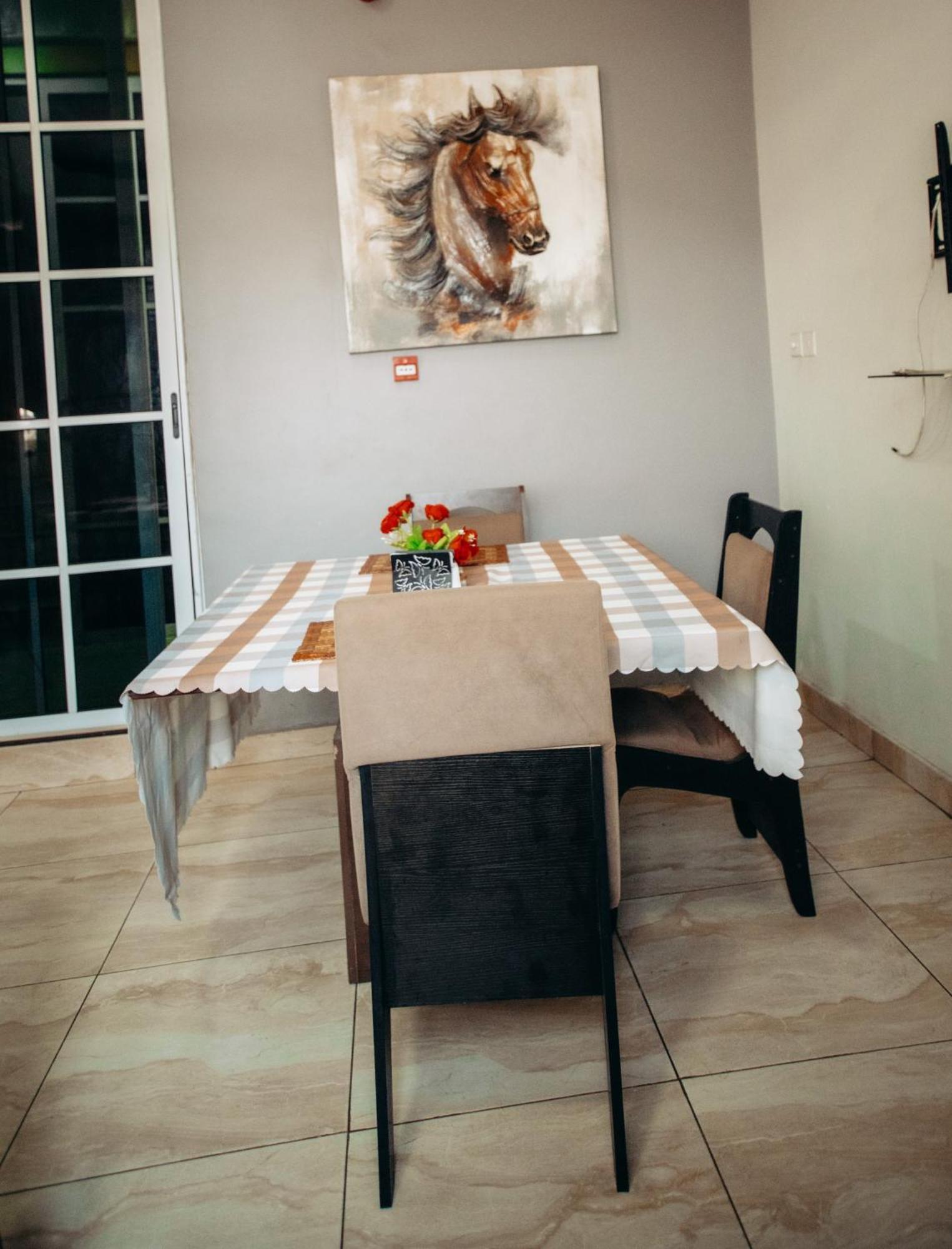 Plus 33 Hotel Nungua Ngoại thất bức ảnh