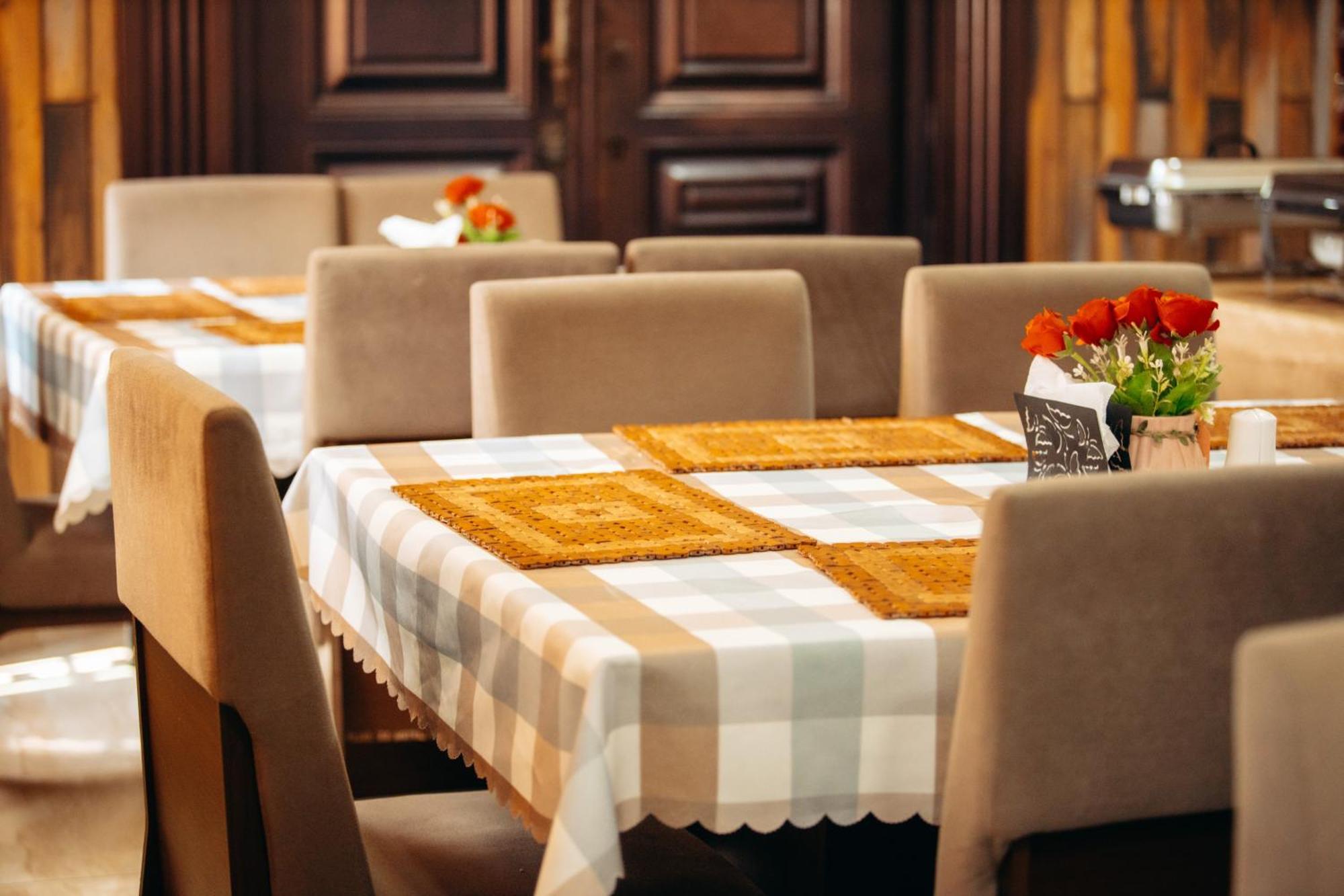 Plus 33 Hotel Nungua Ngoại thất bức ảnh