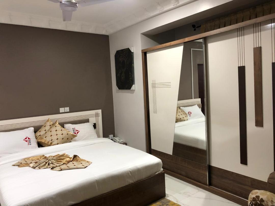 Plus 33 Hotel Nungua Ngoại thất bức ảnh
