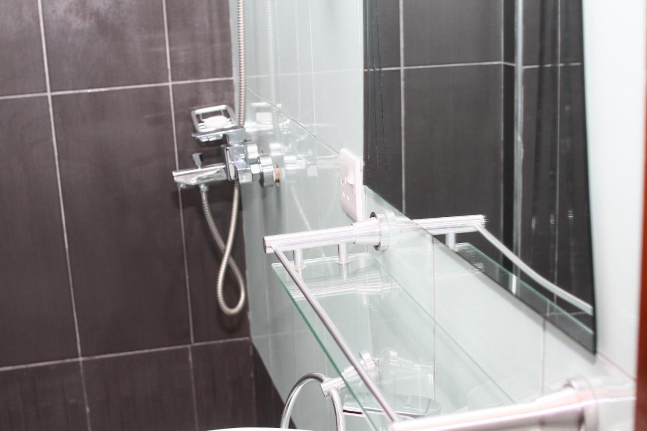 Plus 33 Hotel Nungua Ngoại thất bức ảnh