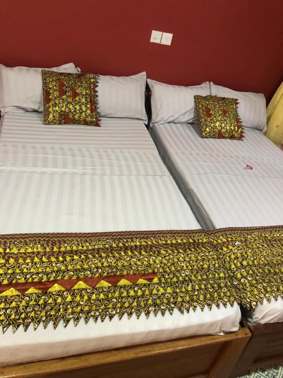 Plus 33 Hotel Nungua Ngoại thất bức ảnh