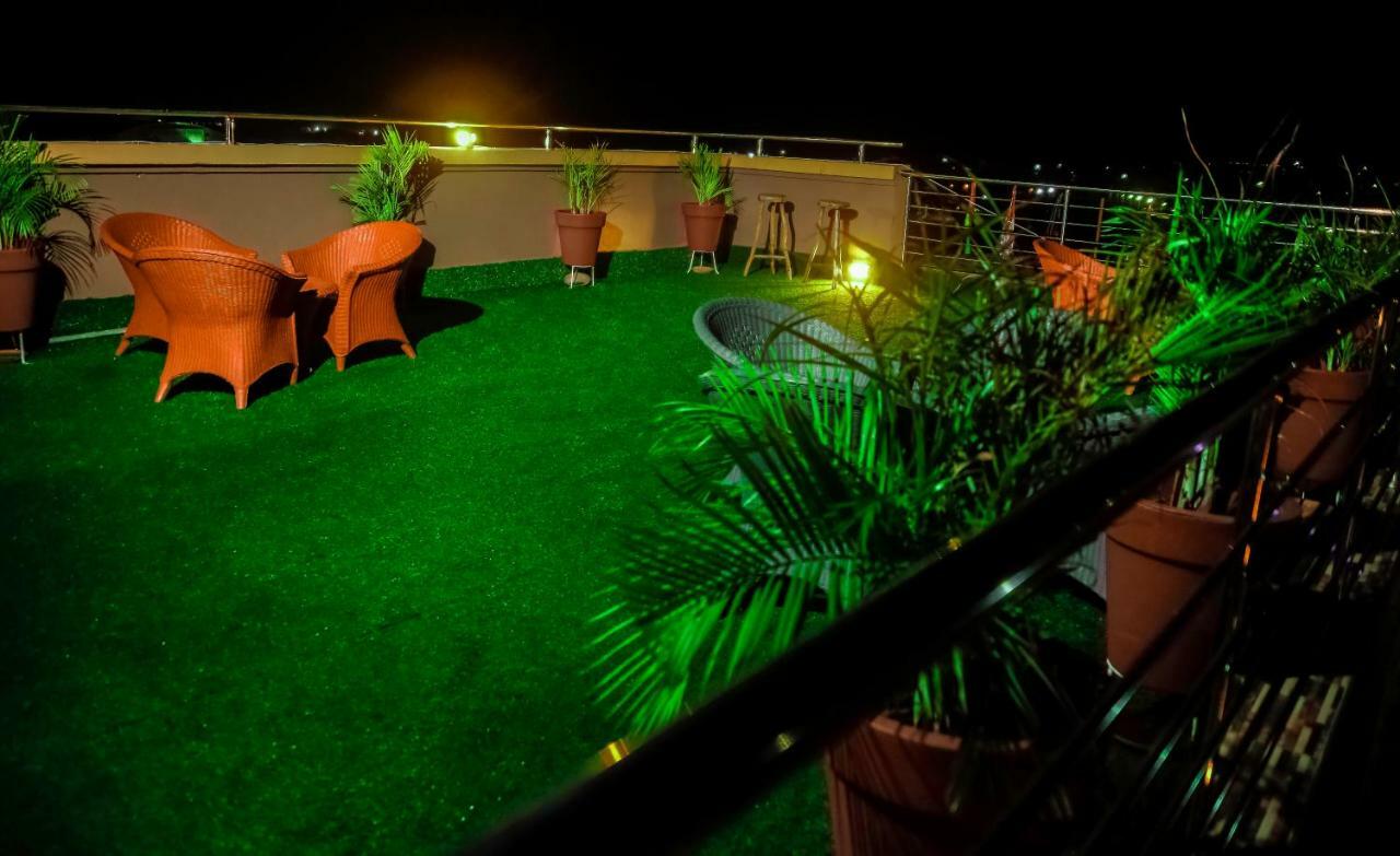Plus 33 Hotel Nungua Ngoại thất bức ảnh