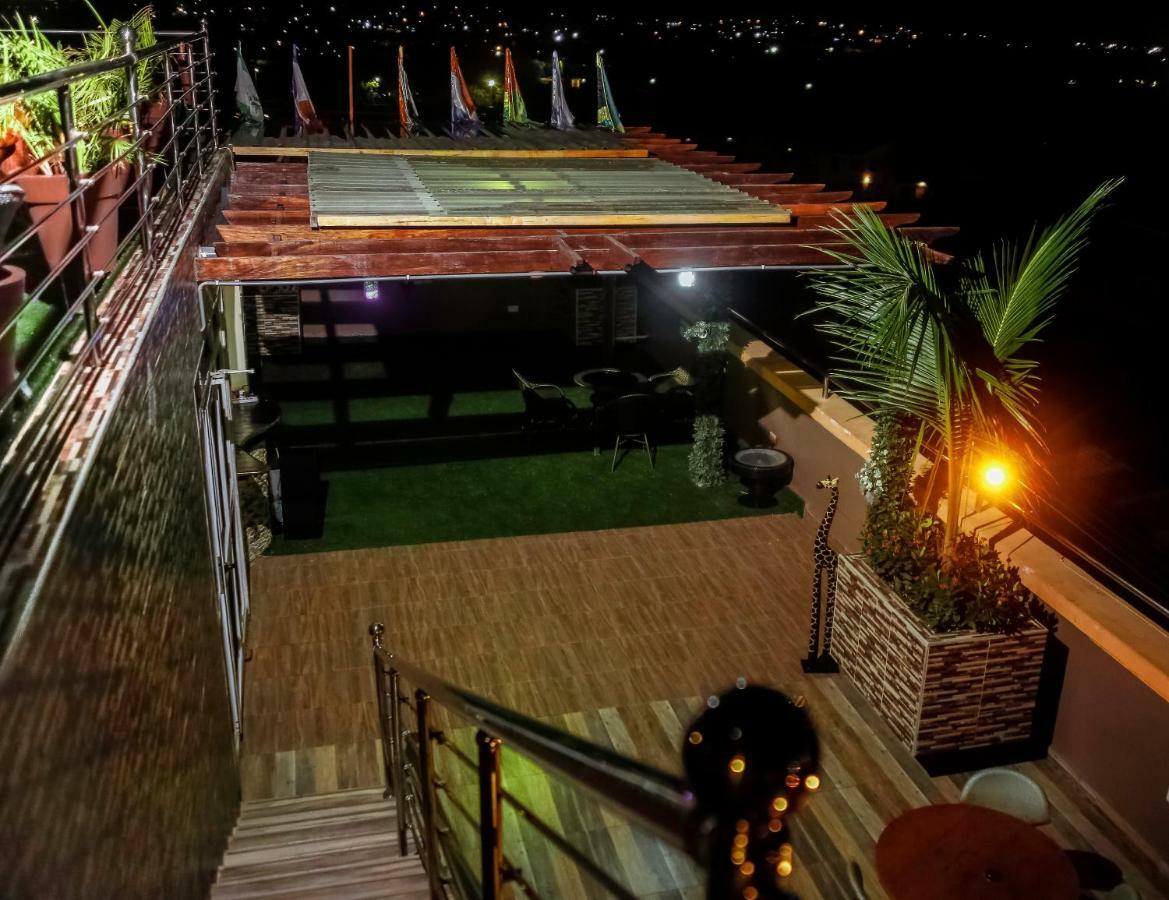 Plus 33 Hotel Nungua Ngoại thất bức ảnh
