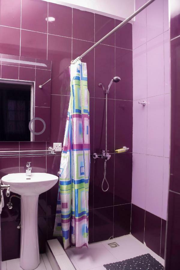 Plus 33 Hotel Nungua Ngoại thất bức ảnh